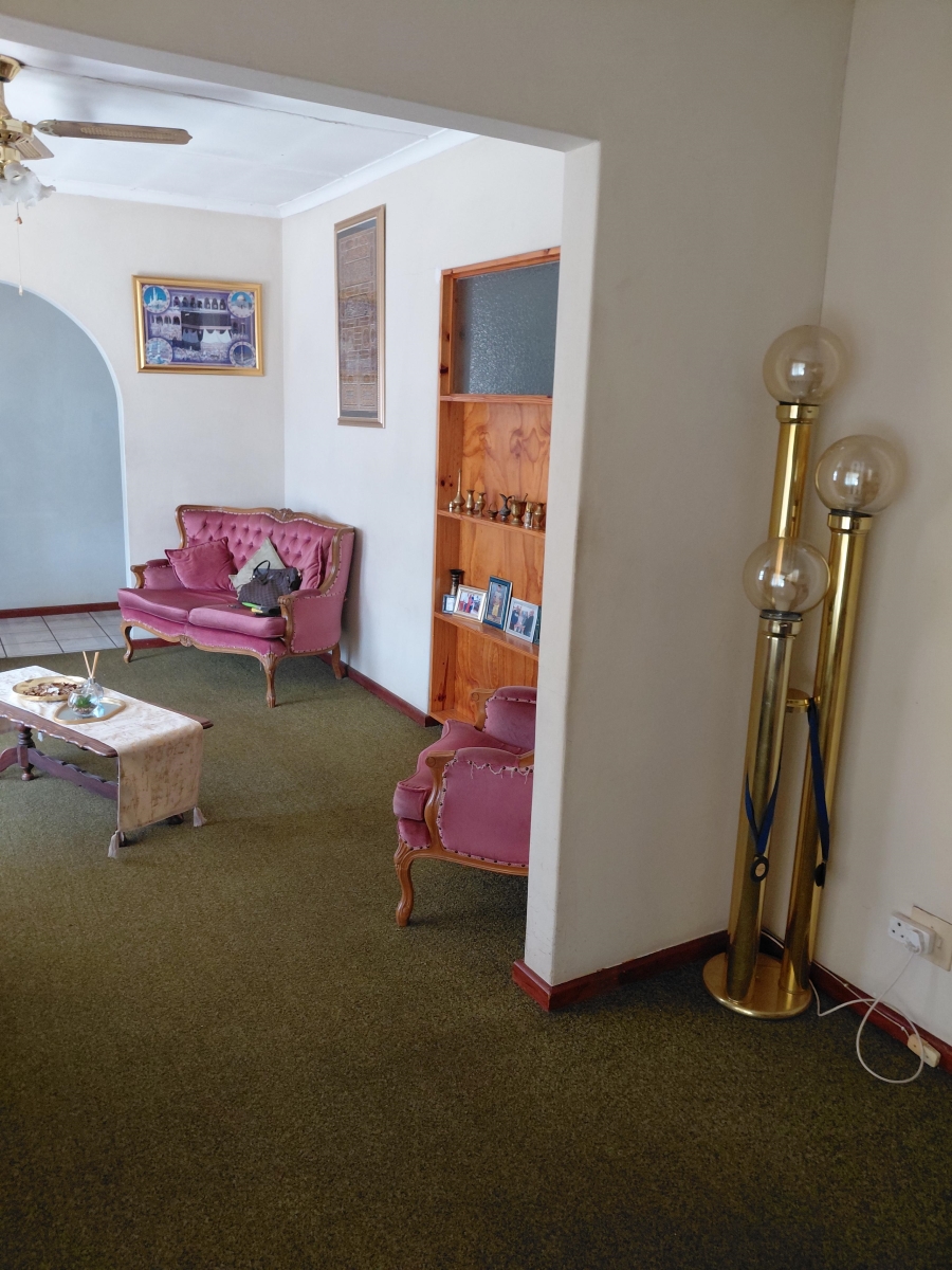To Let 3 Bedroom Property for Rent in New Orleans Western Cape